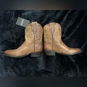 Shyanne women’s Lacer short boots. Brown, 6.5. NWT